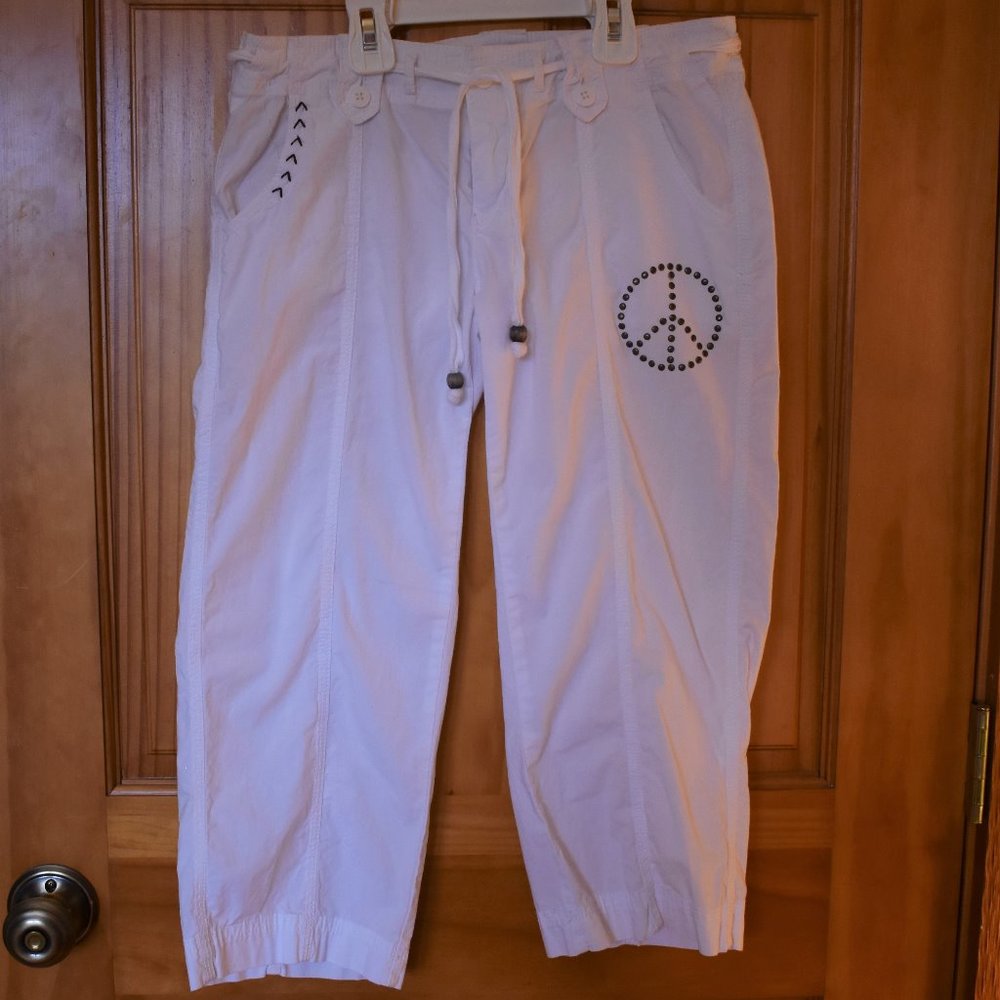 * 3 for $35* Ocean Drive White Capri Pants Size S